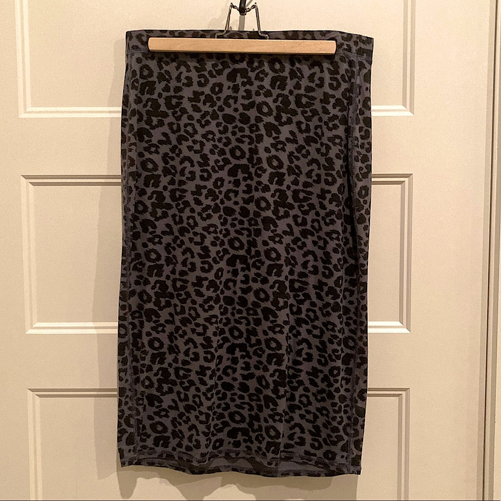 Leopard pencil skirt